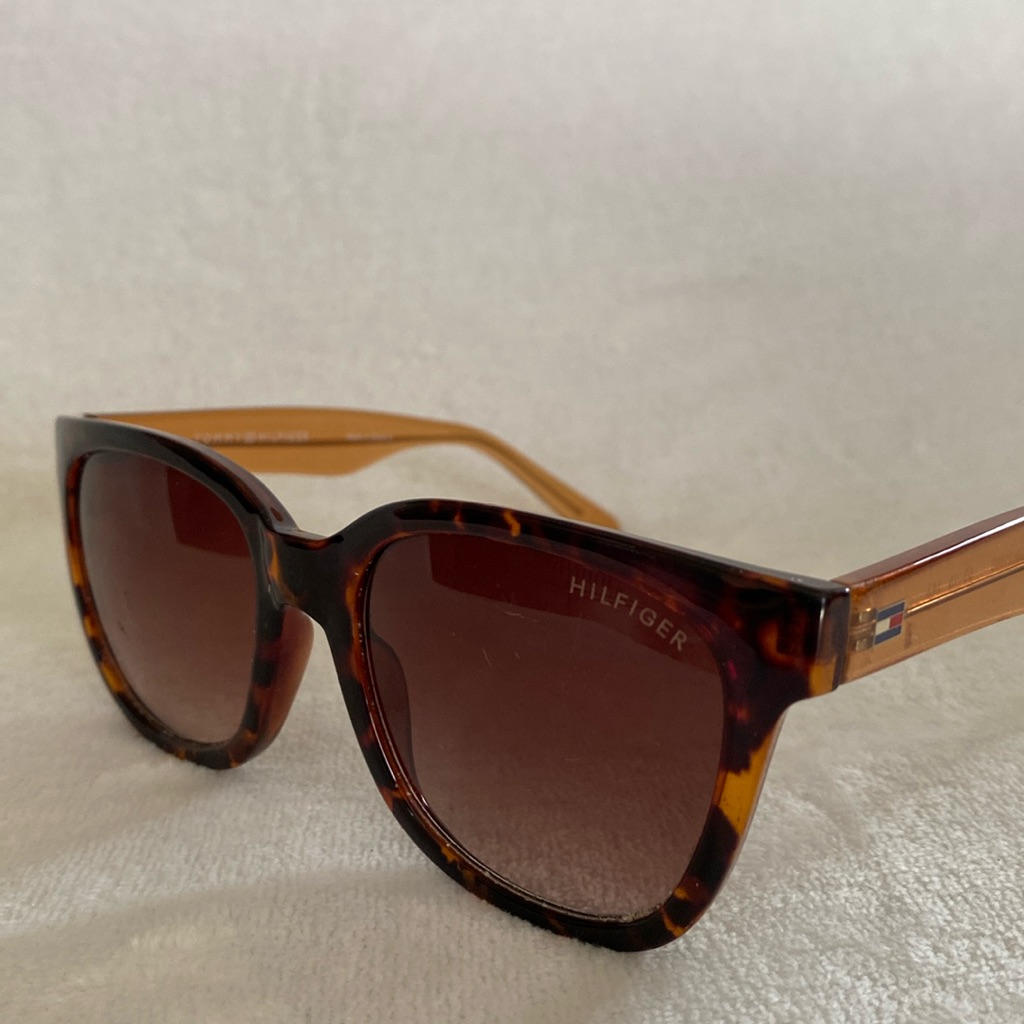Tommy Hilfiger Rectangular Sunglasses Tortoise Used As Is
